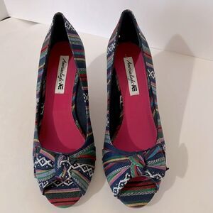 American Eagle Fabric Southwest Print Perp Toe Wedges Size 9 wide
